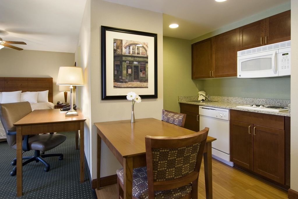 Larkspur Landing Extended Stay Suites St Louis Riverport Меріленд-Гайтс Номер фото